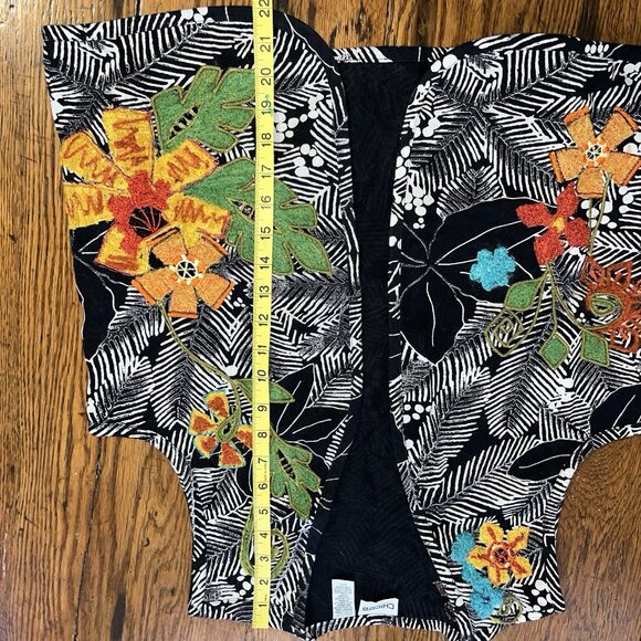 Chico’s Boho Black Art Embroidered Floral Open Vest Size 1/ US 8 Med - Picture 8 of 8